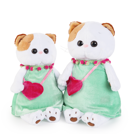 Ли-Ли в мятном платье с розовой сумочкой