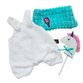 Бирюзовый снуд и белый комбинезон