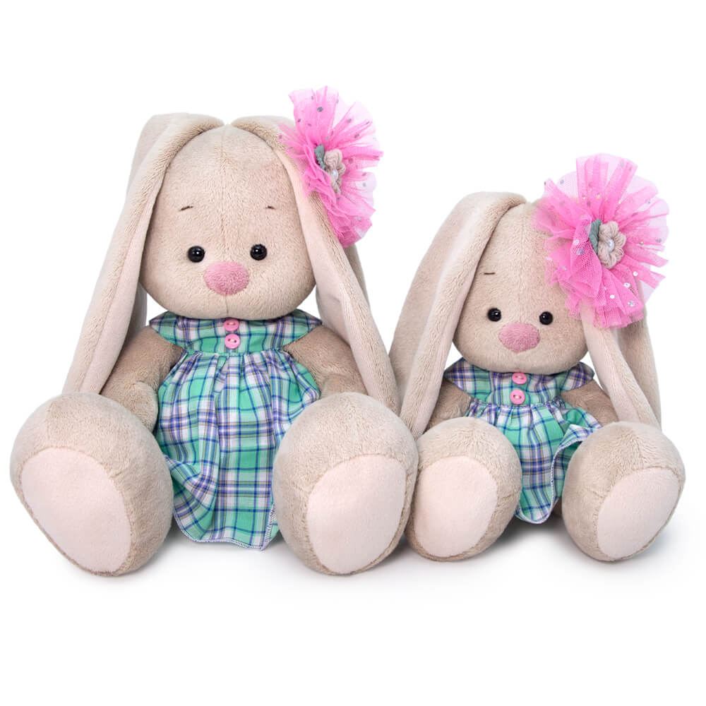 Зайка Ми в зеленом платье в клетку