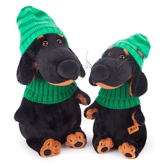 Ваксон в зеленой шапке и шарфе