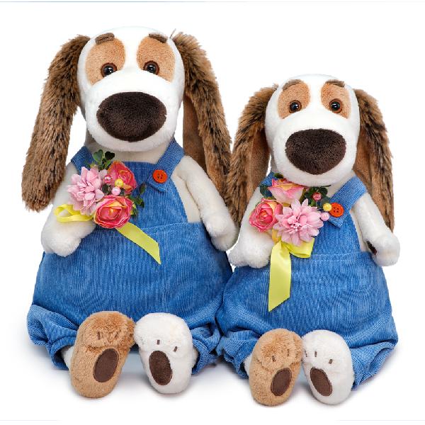 Бартоломей в комбинезоне с букетом