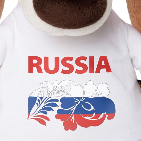 Бартоломей в футболке с принтом "Россия"