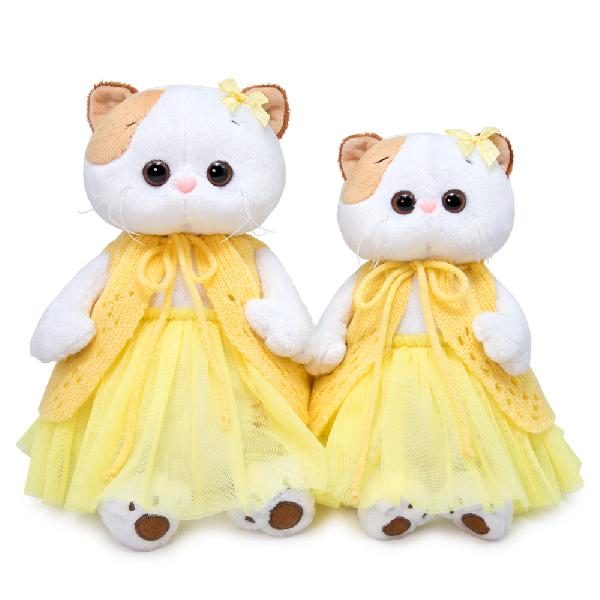 Ли-Ли в вязаном жилете