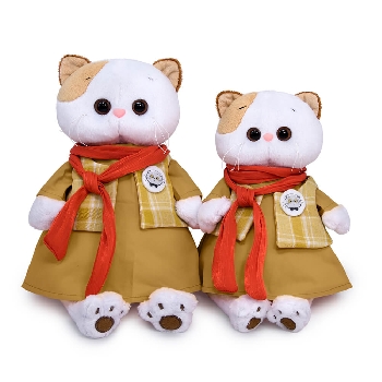 Ли-Ли в платье с шарфом