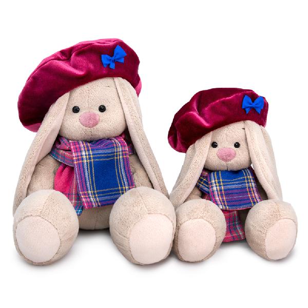 Зайка Ми в бархатном берете и шарфе в клетку