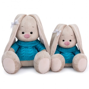 Зайка Ми в голубом свитере