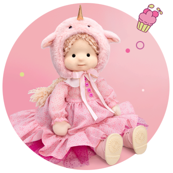 Аврора в шапочке «Единорог»