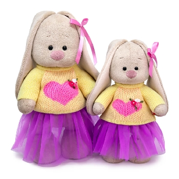 Зайка Ми в свитере с сердцем