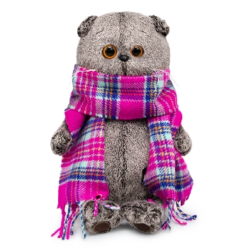 Басик в ярко-розовом шарфе