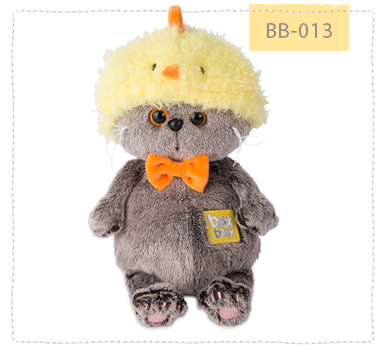 Басик беби в шапке - цыпленок