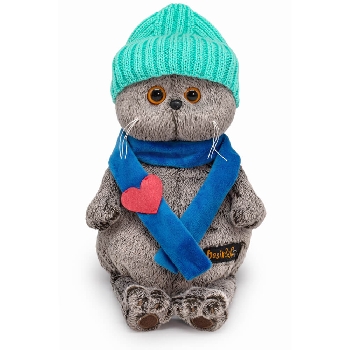 Басик в шапке и шарфе с сердечком