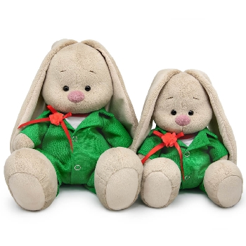 Зайка Ми в зеленом комбинезоне