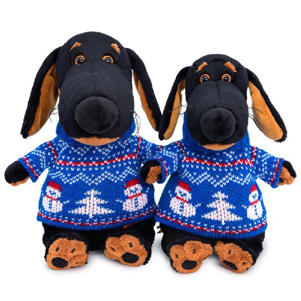 Ваксон в свитере со снеговиком