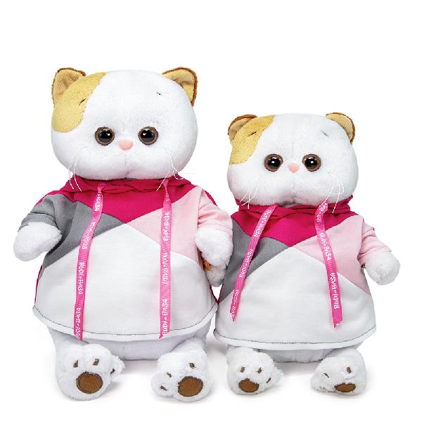 Ли-Ли в разноцветной толстовке