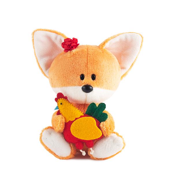 Лисичка Лика с курочкой