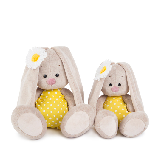 Зайка Ми в жёлтом комбинезоне и с ромашкой