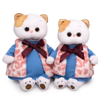 Ли-Ли в меховом жилете