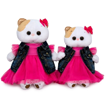 Ли-Ли в джинсовом жилете и розовом платье