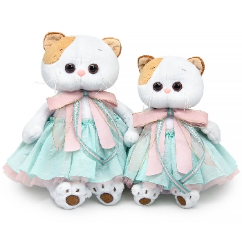 Ли-Ли в юбке и с розовым бантом