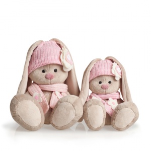 Зайка Ми в розовой шапочке