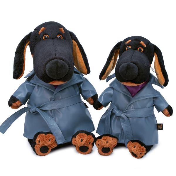 Ваксон в пальто из экокожи