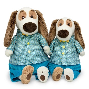 Бартоломей в голубой рубашке и брюках