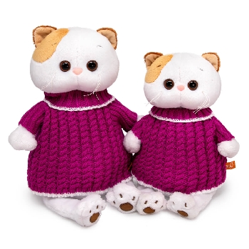 Ли-Ли в свитере с косами