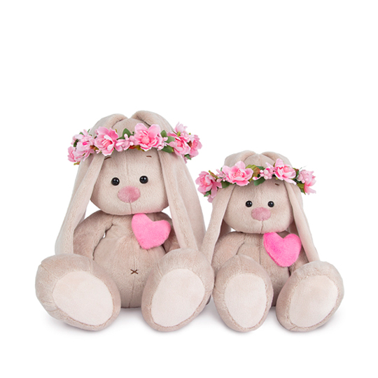 Зайка Ми в веночке и с сердечком