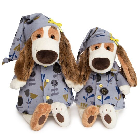 Бартоломей в голубой пижаме в цветочки