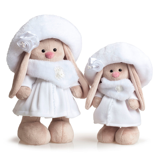 Зайка Ми в белом пальто