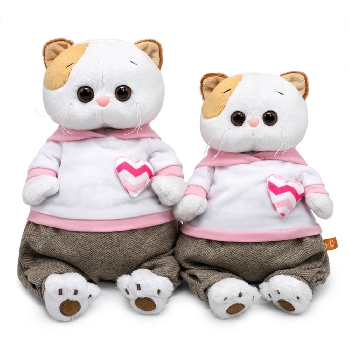 Ли-Ли в худи с сердечком и штанах