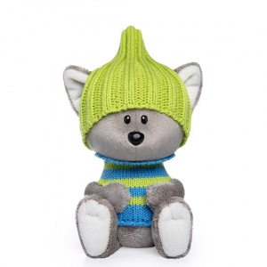 Волчонок Вока в шапочке и свитере