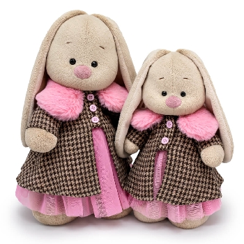 Зайка Ми в пальто с меховым воротником