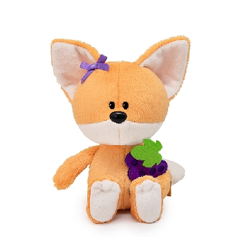 Лисичка Лика с виноградом