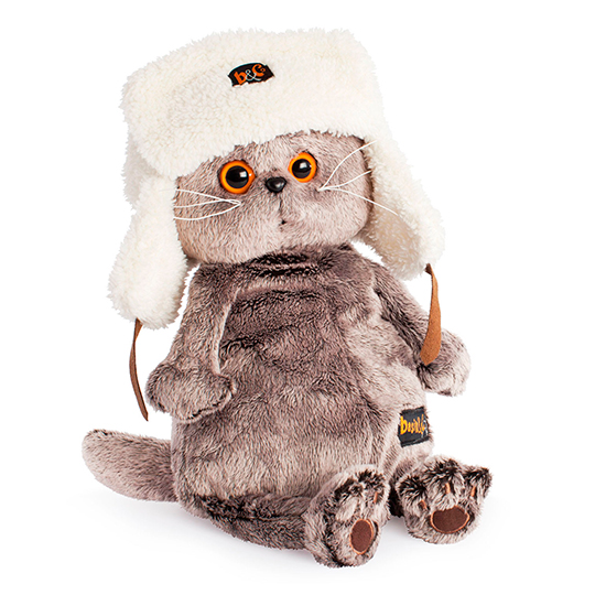 Басик в шапке-ушанке